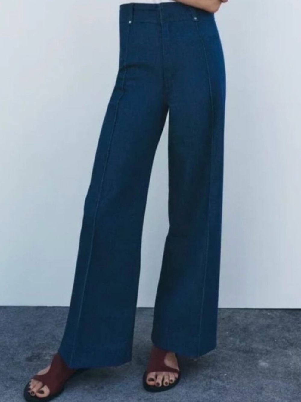 Set of 2- Zara High-Rise Wide Leg Teouser Jeans in size 8!